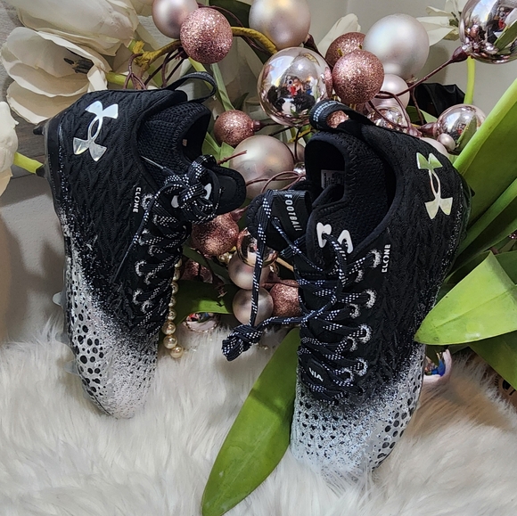 Under Armour Women's UA Spotlight Clone MC Football Cleats new - Picture 5 of 11